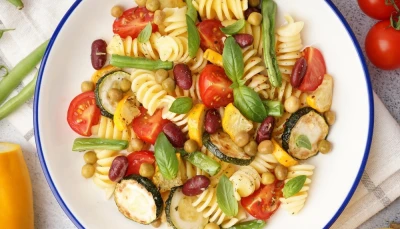 Salade de pâtes au pesto et légumes grillés