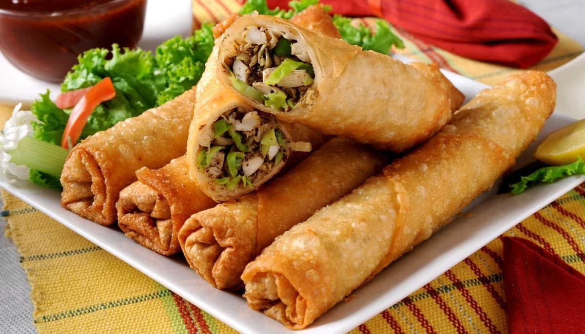 Rouleaux de printemps au poulet et crudités