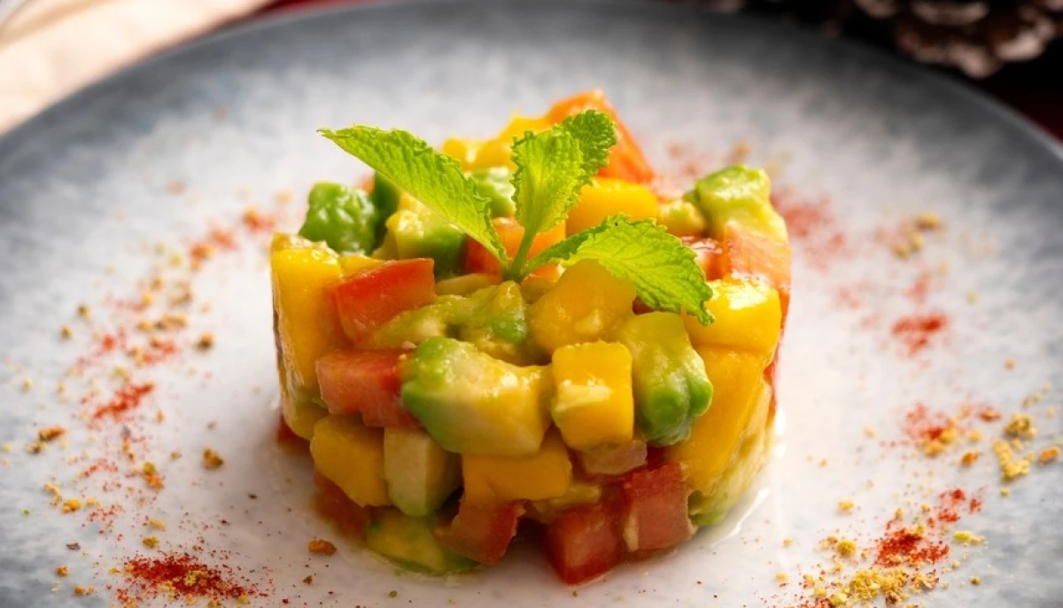 Tartare de tomate, avocat et mangue
