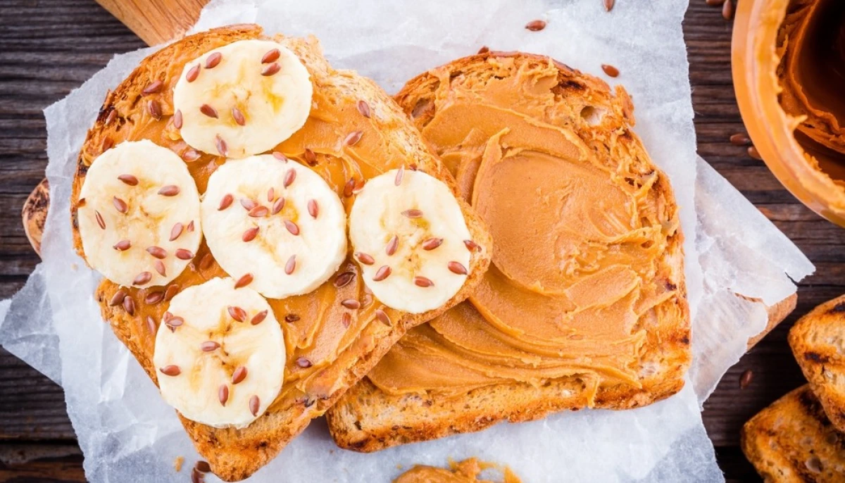 Toast au beurre de cacahuète et banane