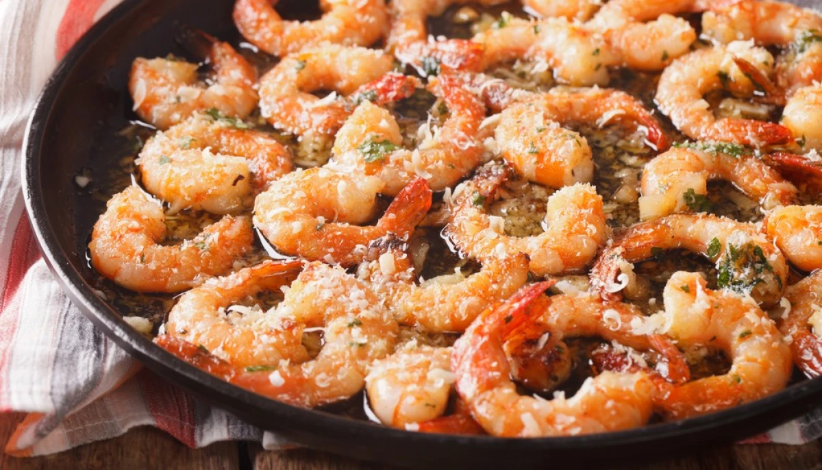 Poêlée de crevettes à l’ail