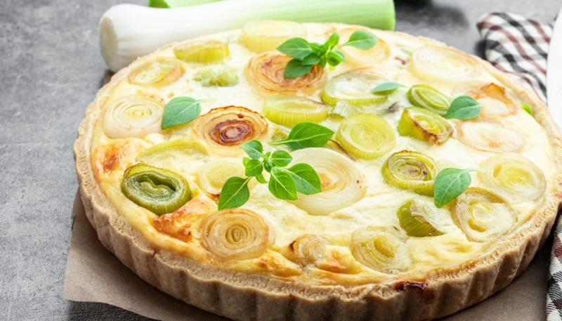 Quiche aux poireaux, poitrine fumée et fromage