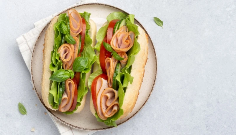 Sandwichs de baguette au jambon