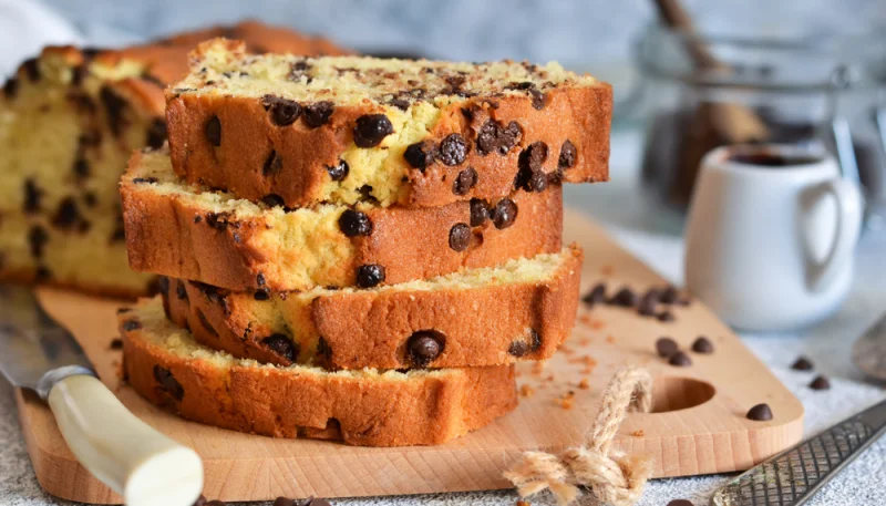 Gâteau moelleux au yaourt et pépites de chocolat