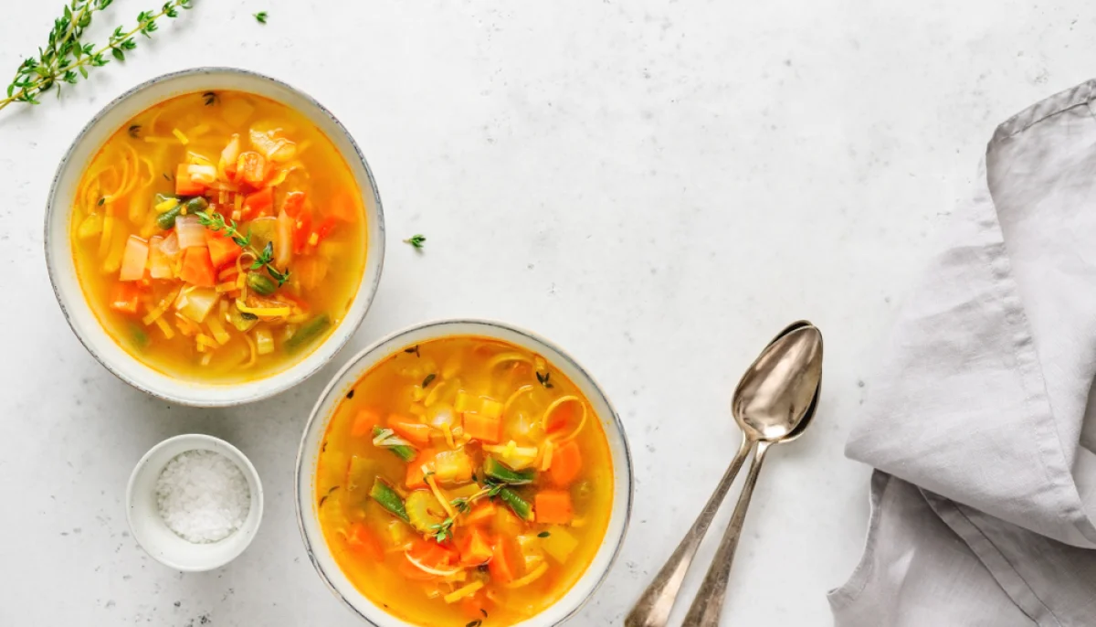 Soupe de légumes d'hiver à l'ail