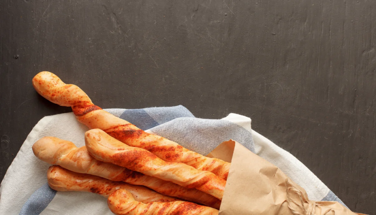 Mini feuilletés au pesto rouge