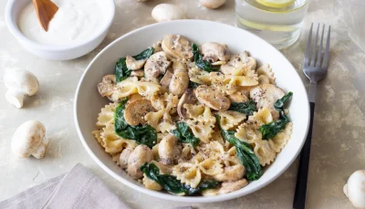Pâtes crémeuses aux épinards et champignons