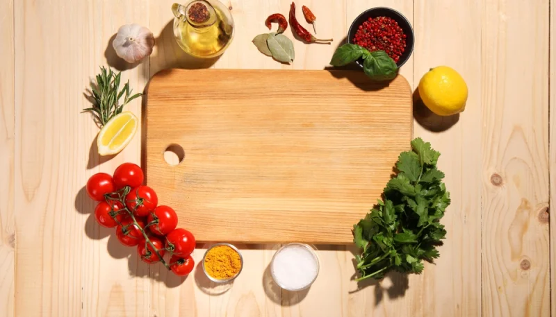 🔪 Les planches de bois à déconseiller en cuisine : vrai ou faux ?
