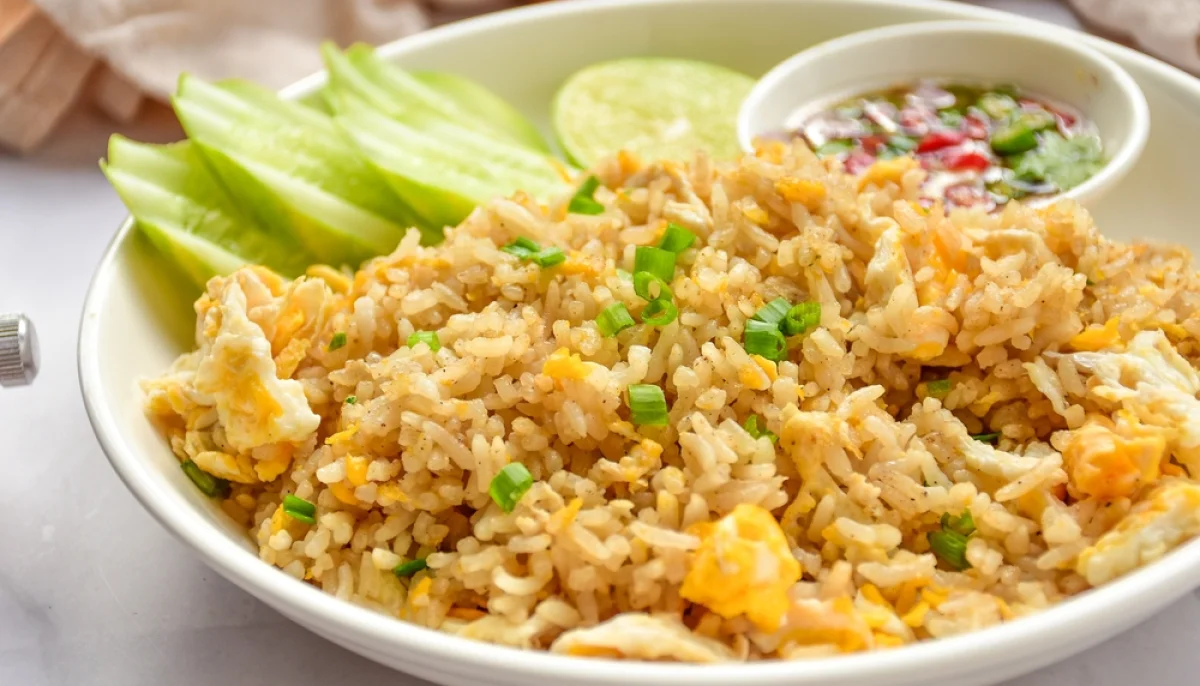 Riz sauté aux œufs & oignons