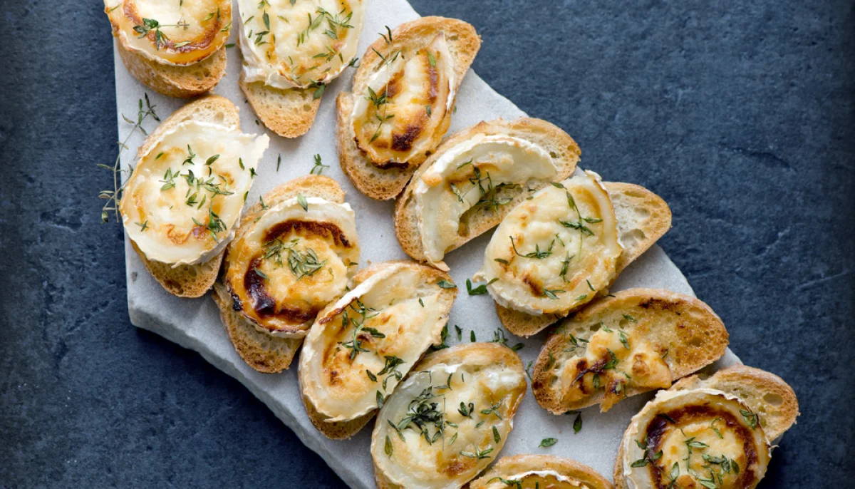 Toasts au fromage de chèvre et miel