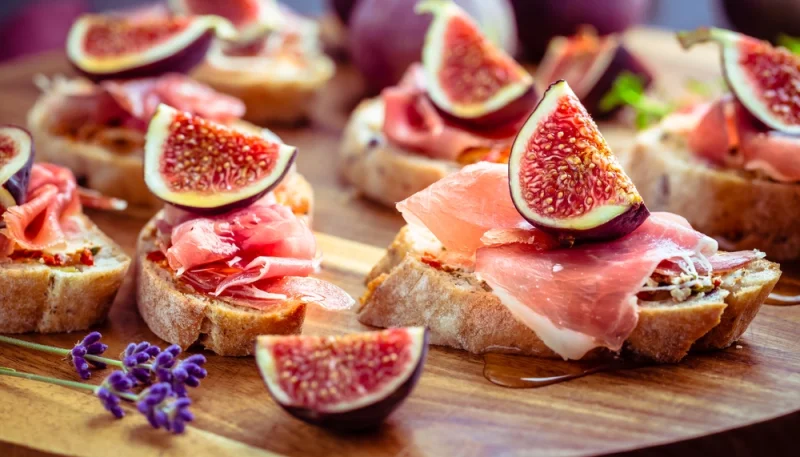 Toasts figue & jambon cru (noël)