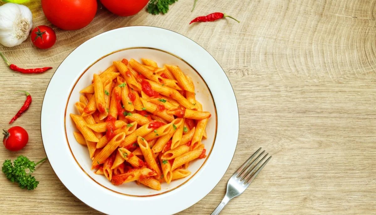 Pâtes à la sauce tomate rustique