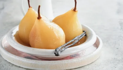 Poires pochées à la vanille