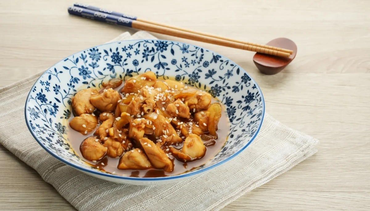 Poulet sauté à la sauce soja légère