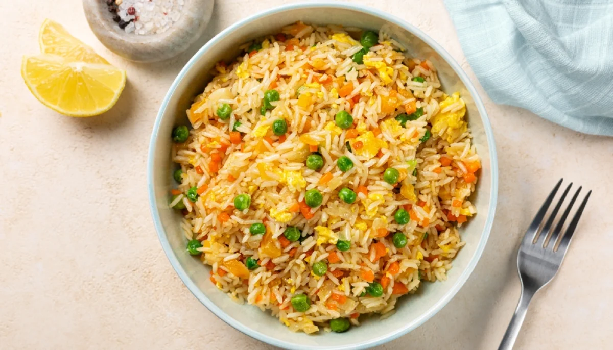 Riz sauté œufs & légumes