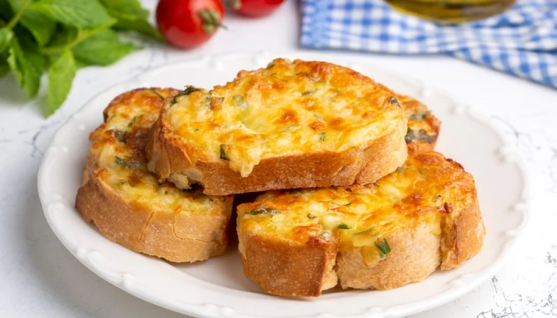 Toasts chauds fromage & oignon