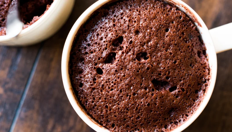 Bowl cake chocolat banane prêt en 3 minutes