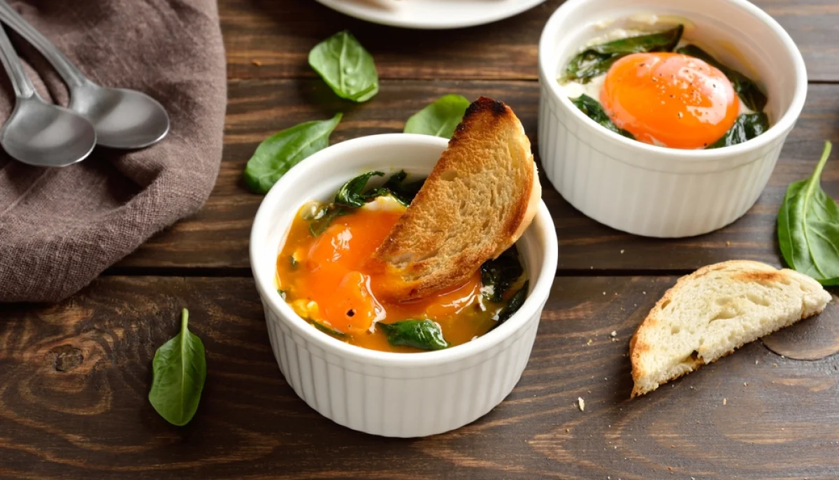 Œufs cocotte aux épinards et fromage