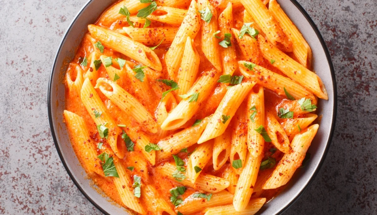 One pot pâtes tomate mozza rapide