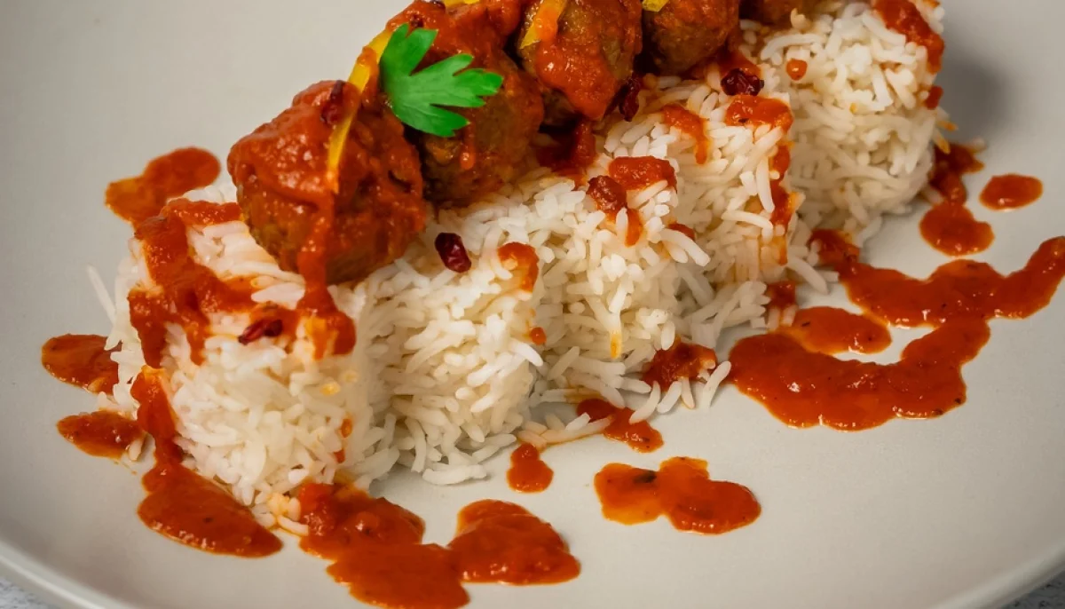 Boulettes de pois chiches sauce tomate