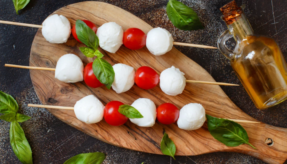 Mini brochettes tomate mozzarella apéro