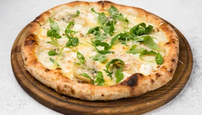 Pizza blanche courgette mozzarella