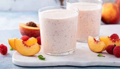 Smoothie bowl pêche framboise