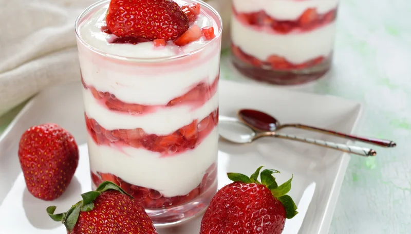 Verrines de fraises au skyr