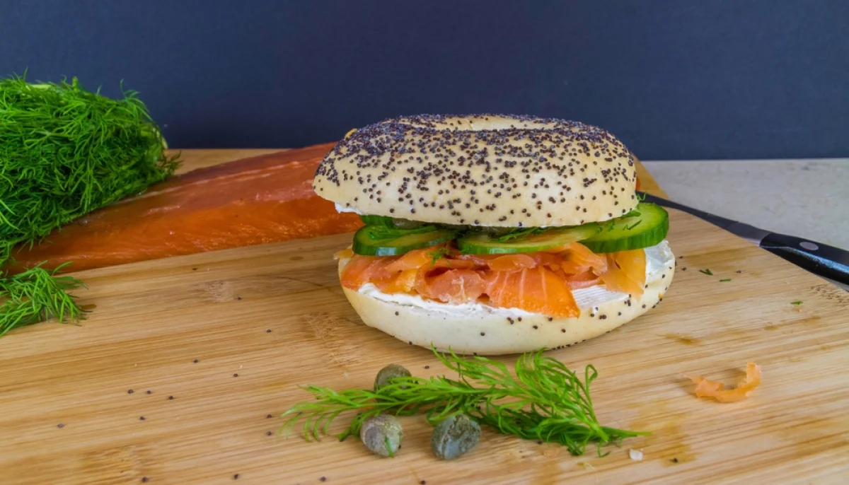 Bagel concombre saumon citronné