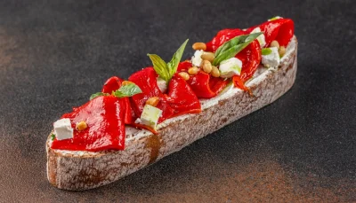 Bruschettas poivrons grillés feta