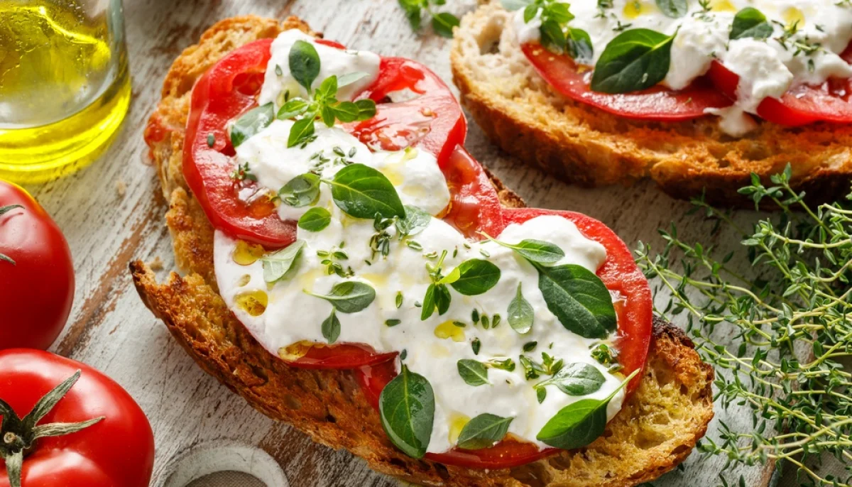 Bruschettas tomates anciennes burrata