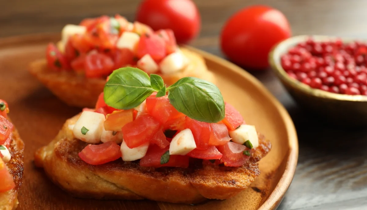 Bruschettas tomates burrata basilic