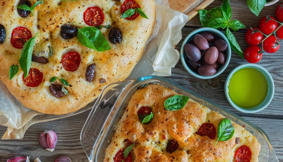 Focaccia olives noires tomates séchées