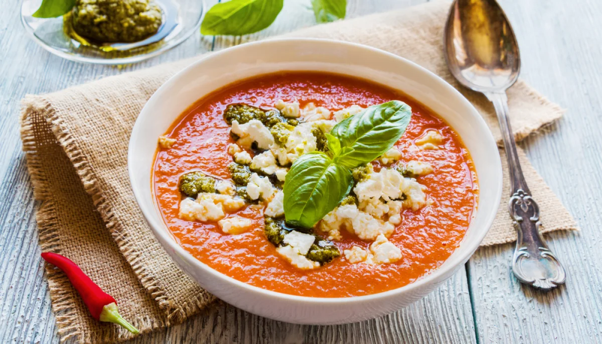 Gaspacho poivron grillé feta
