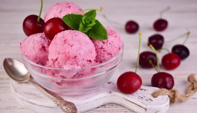 Glace yaourt cerise maison