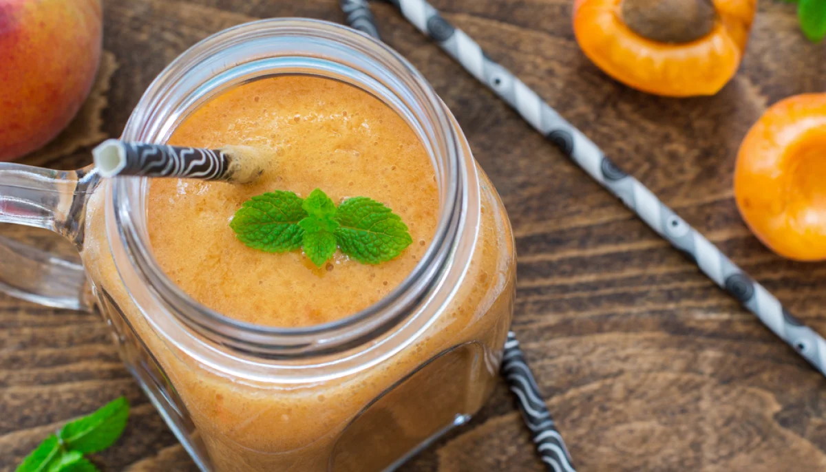 Smoothie pêche abricot bien frais