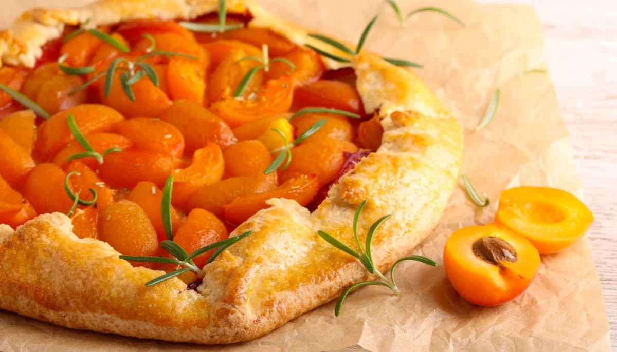 Tarte fine abricot romarin