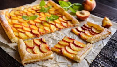 Tarte fine aux nectarines et miel