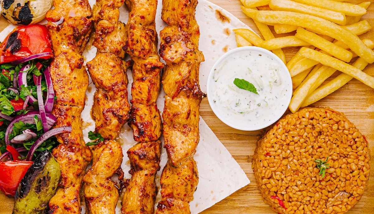 Brochettes de poulet au yaourt et paprika