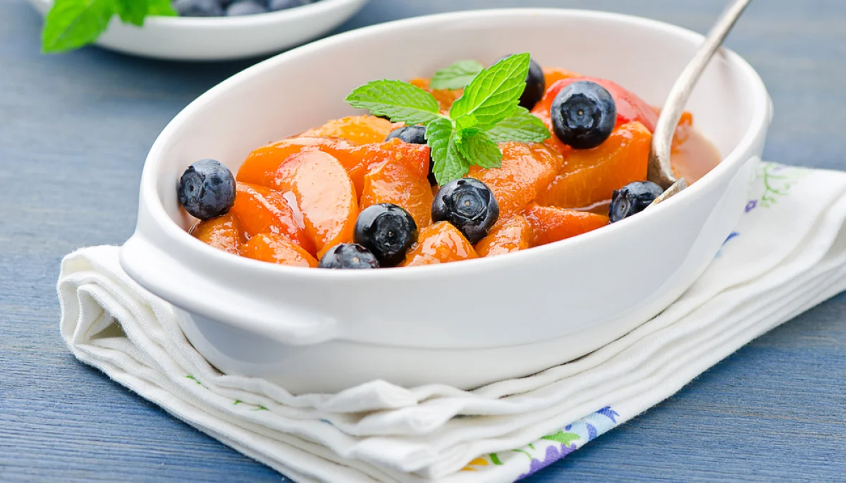Compotée froide de nectarines à la vanille