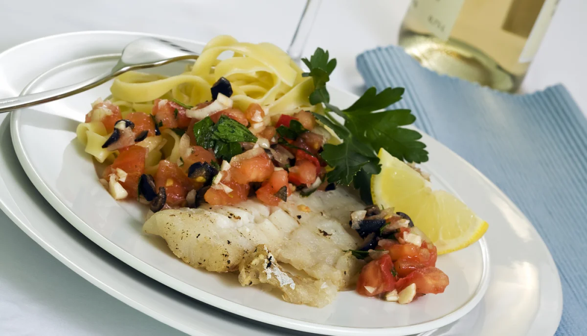 Filets de colin froids sauce vierge