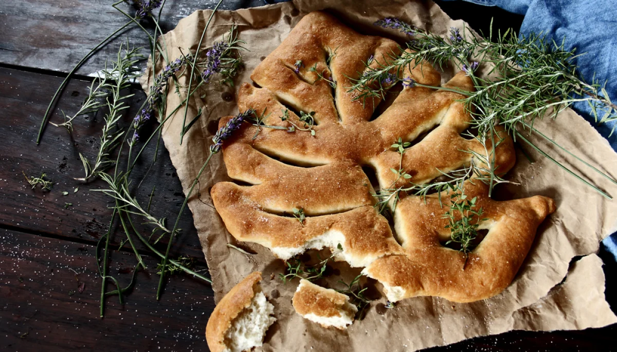 Fougasse aux olives et herbes de provence