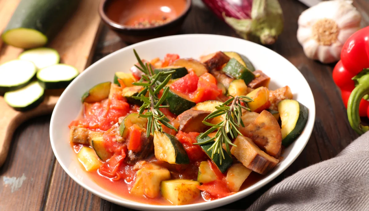 Ratatouille froide aux herbes fraîches