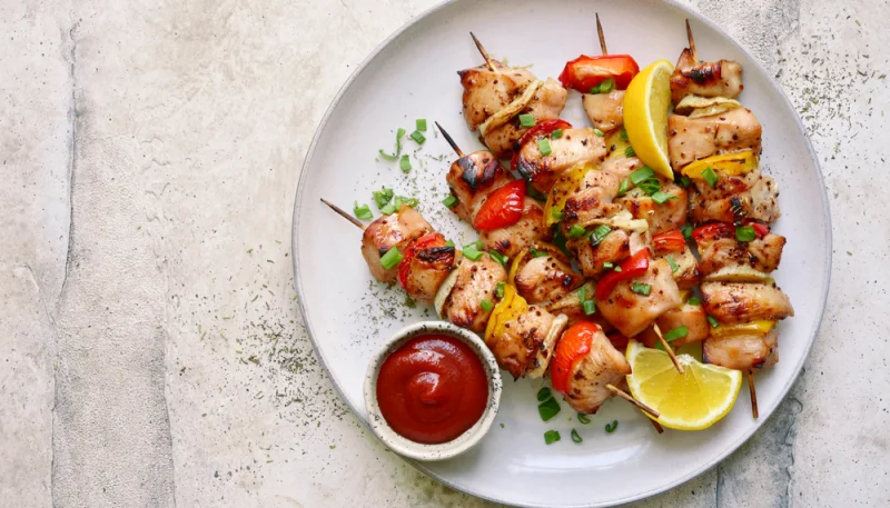 🍖 Que faire avec les restes du barbecue du week-end : 5 idées pour le lundi