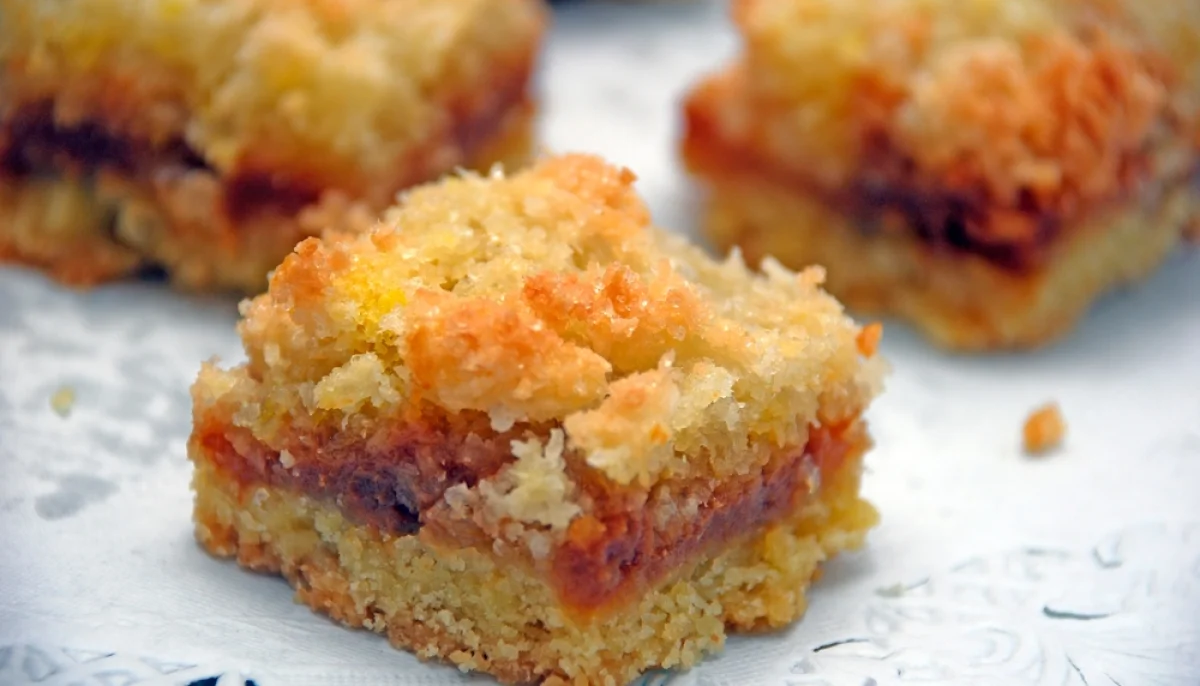 Carrés crumble pomme et caramel