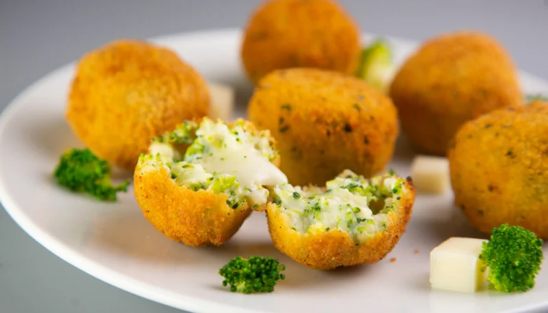 Croquettes de brocoli et cheddar au four