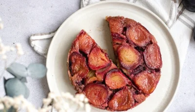 Gâteau renversé aux prunes